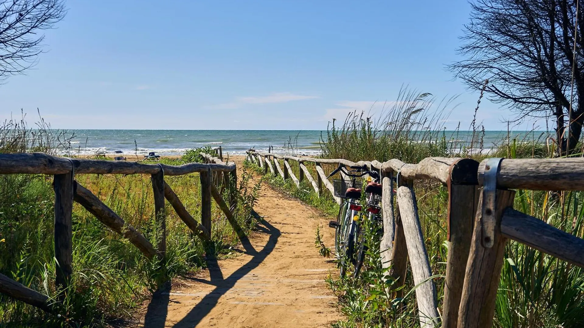 Modern Flat With Terrace - Beahost Rentals Bibione Apartmán