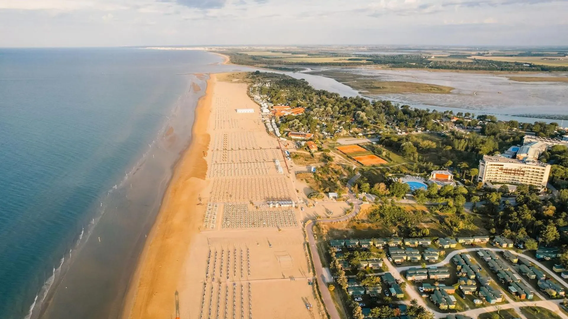 Modern Flat With Terrace - Beahost Rentals Bibione Apartment